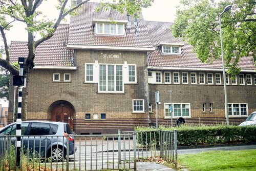 Het Putselaan-gebouw voor de renovatie